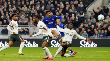 تشيلسي يتلقى هزيمة قاسية بثلاثية نظيفة أمام إيفرتون في الدوري الإنجليزي